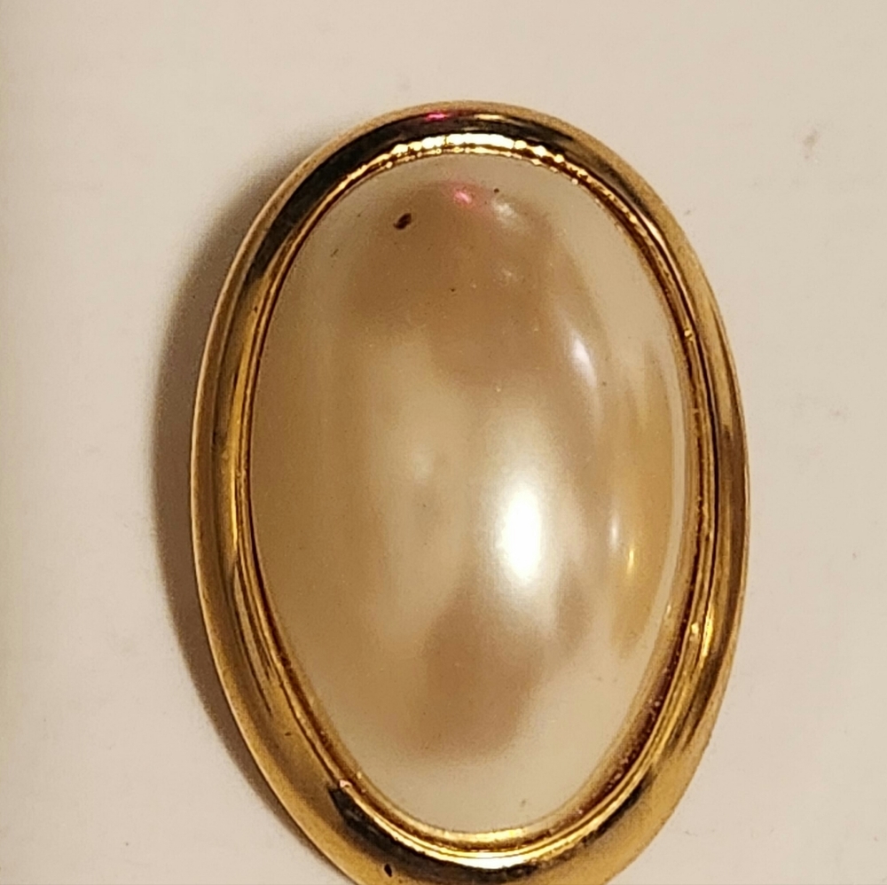 Authentic Richelieu Vintage Gold Earrings - Picture 3 of 5
